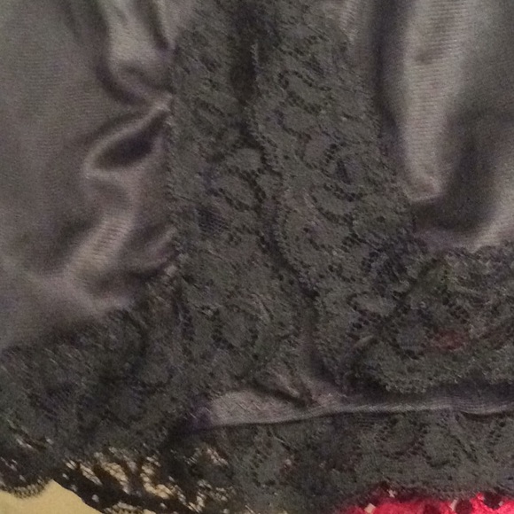 Intimate Fancy Short Pants w/Black Lace Trim - Picture 5 of 5